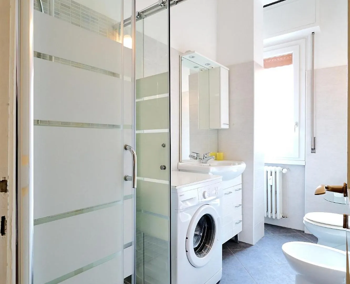 Xenia Apartments - Cozy Apartment Near Porta Romana Милан