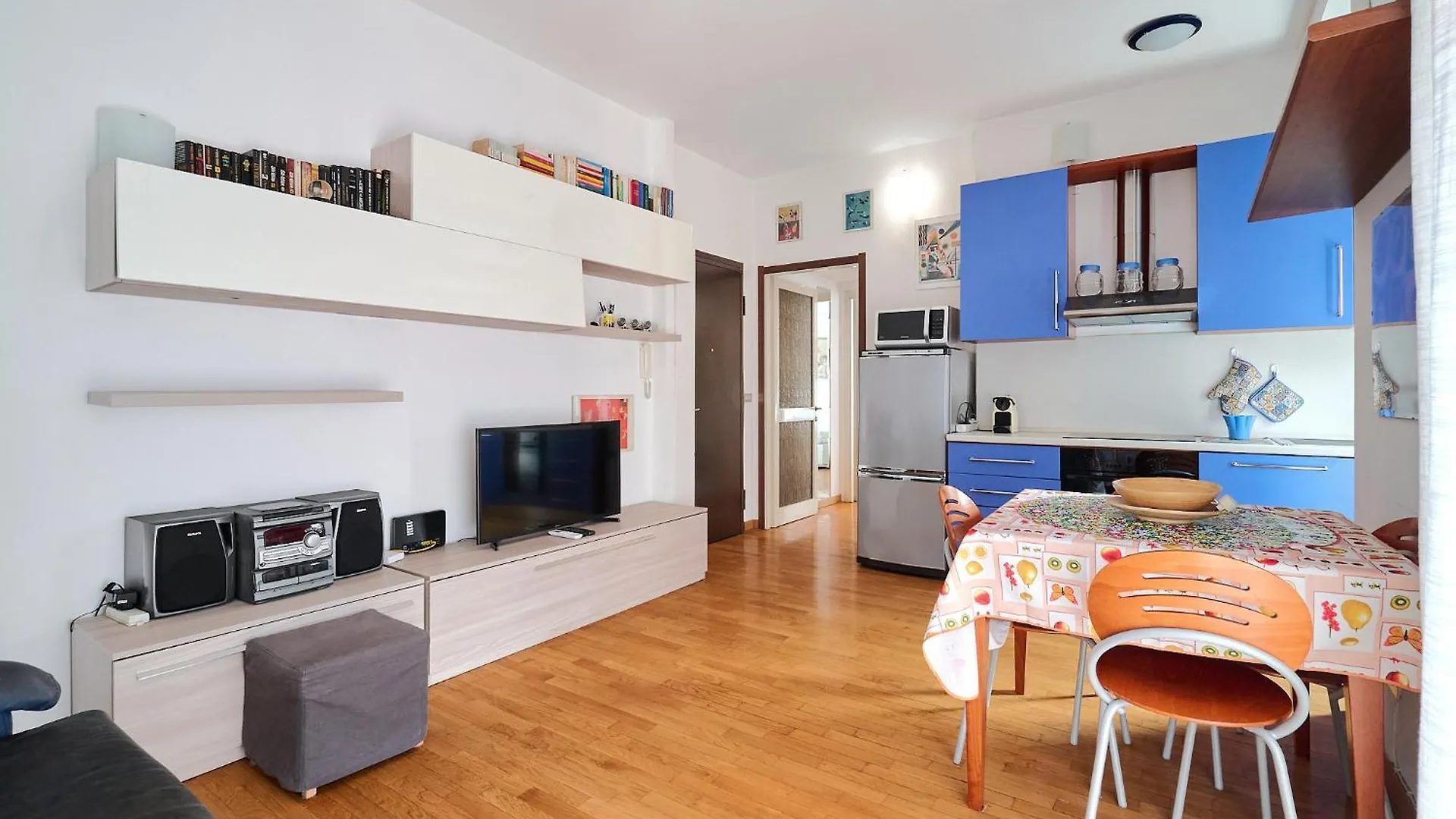 Xenia Apartments - Cozy Apartment Near Porta Romana Милан Италия